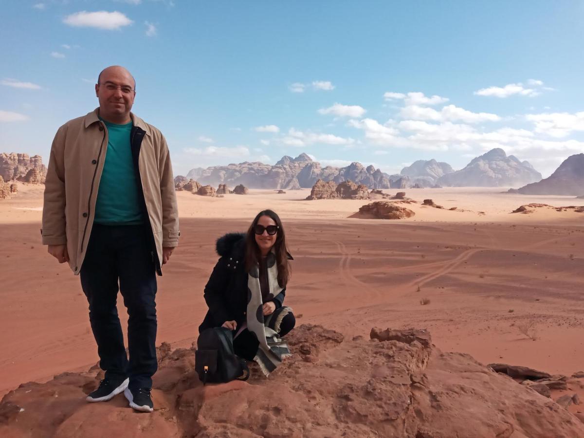Rum Moon Luxury Camp وادي رم المظهر الخارجي الصورة