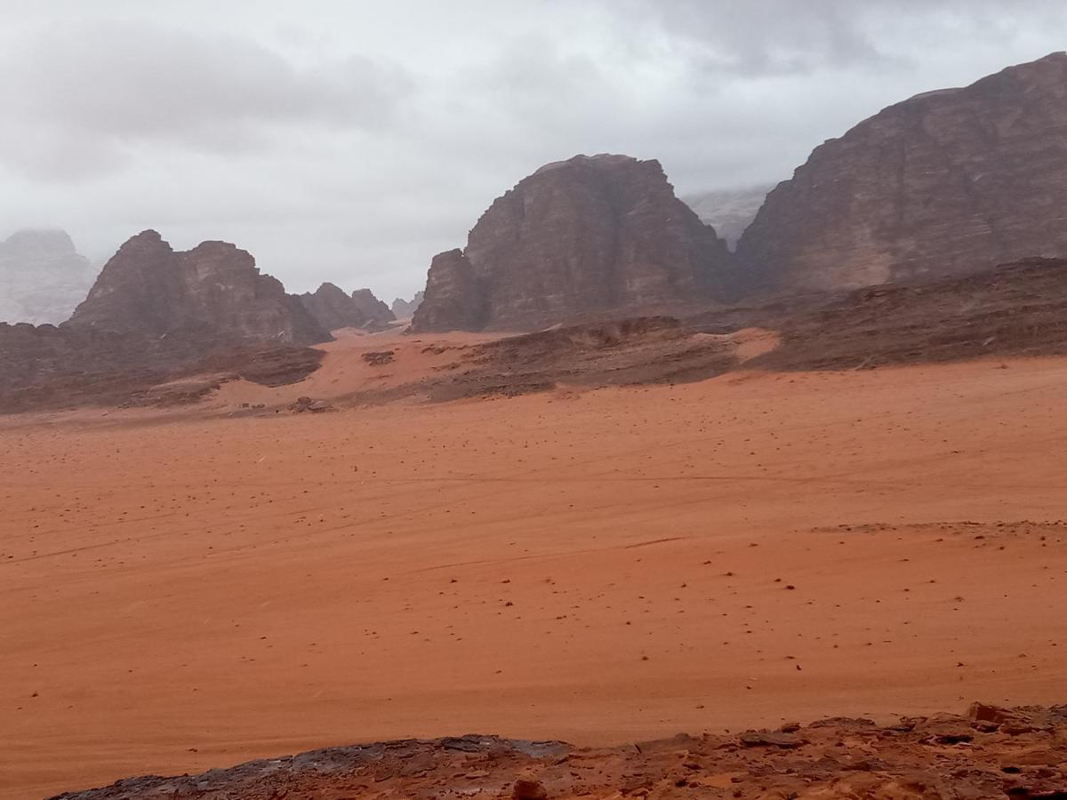 Rum Moon Luxury Camp وادي رم المظهر الخارجي الصورة